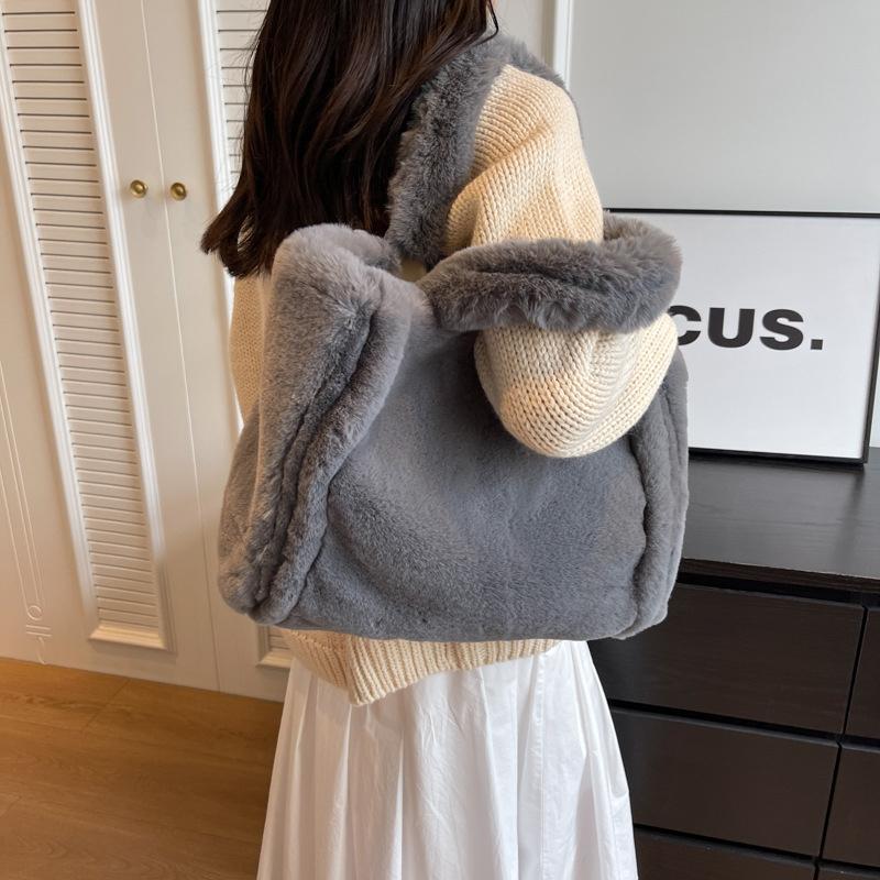 Plüschhandtasche für Damen Große Kapazität Mode Umhängetasche Herbst und Winter Pendeln Schultertasche Flauschige Shopper-Totes MIT