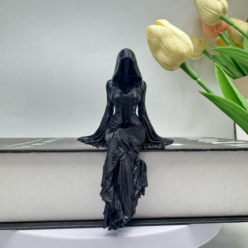 Vrouwelijke Zeisman Hars Beeld Gotisch Zittend Beeld met Zeis Donkere Esthetische Decoratie Voor Huis Kantoor En Boekenplank