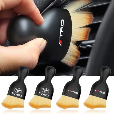 Czyszczenie wnętrza samochodu Miękka szczotka Usuwacz kurzu Akcesoria samochodowe dla Toyota GR TRD Yaris Hilux Corolla Prius Avensis Emblemat Auris Rav4