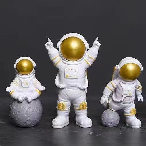 3/4pcs Astronaut Figure Statue Figurine Spaceman Sculpture Educational Toy Desktop Home Decoration Astronaut Model For Kids Gift