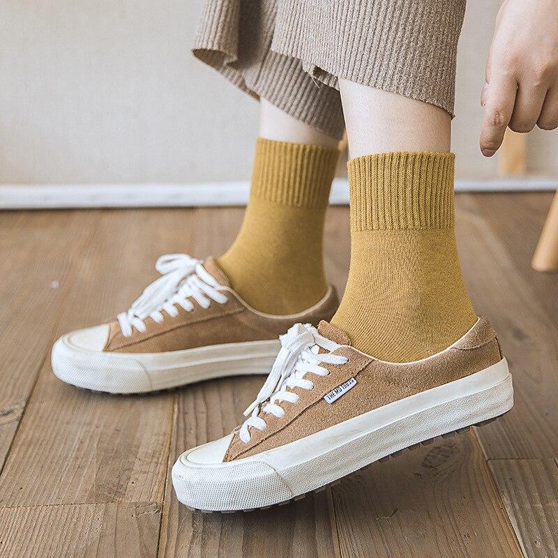 Calzini da donna in maglia di cotone Calzini lunghi tinta unita moda giapponese Calzini vintage da donna Autunno Inverno Harajuku Streetwear