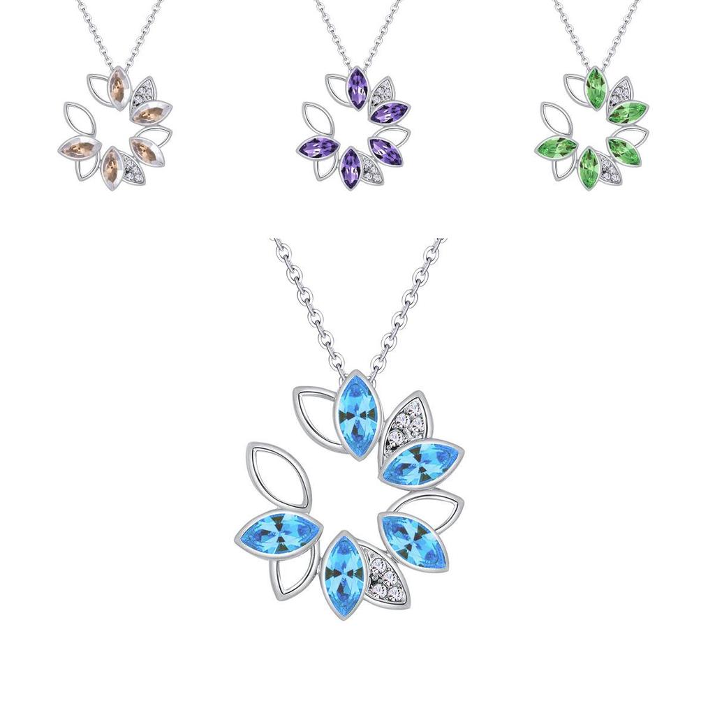 Exquisite Ladies Fashion Wreath Rhinestone Necklace Love Pendant For Women Jewelry