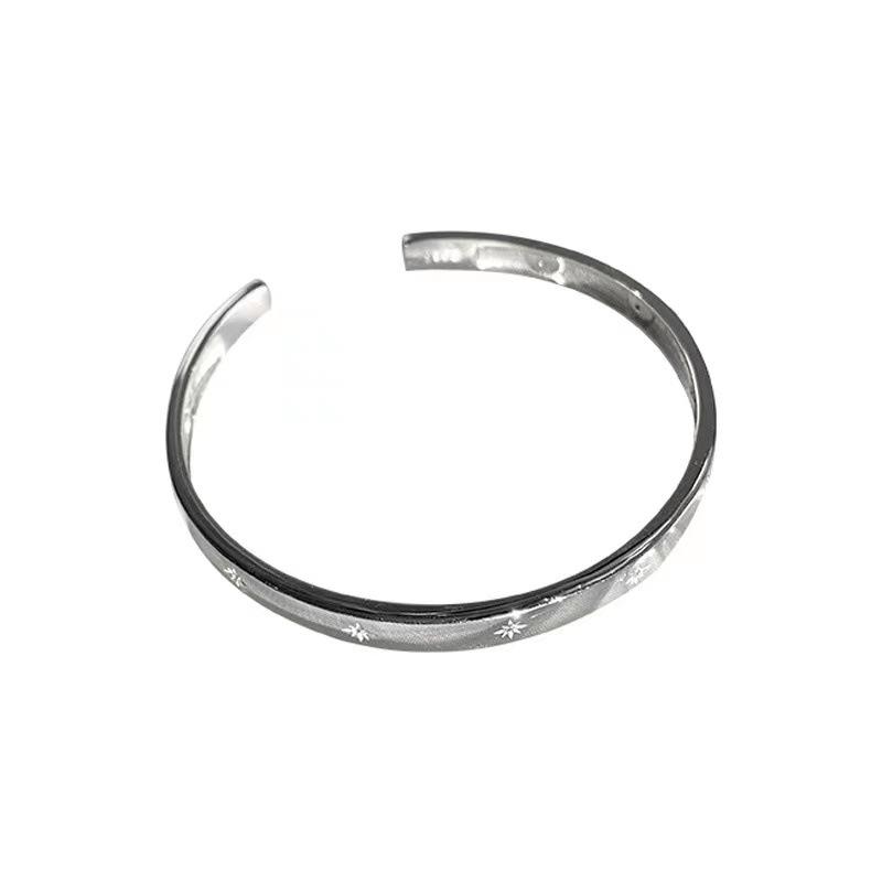 1pc zilveren starlight wideface armband vrouwelijk sterling zilver niche retro licht luxe mode koude wind sieraden geschenken