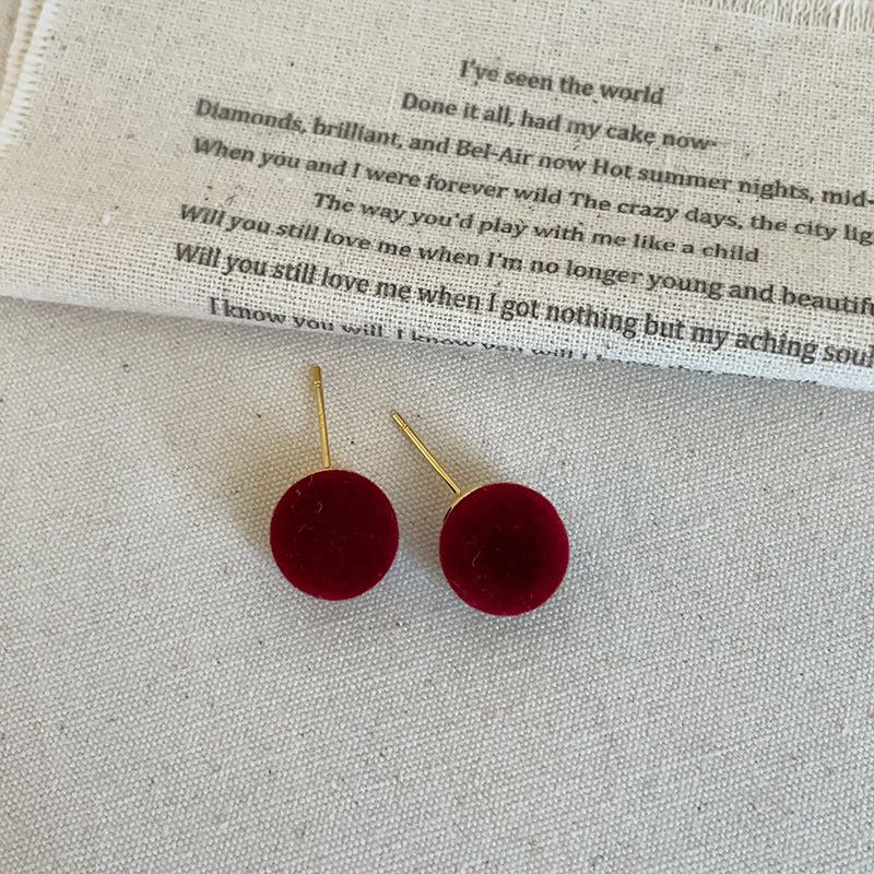 Eenvoudige High-End Wijnrood Fluweel Ronde Bal Stud Oorbellen Dames Zacht En Uniek Persoonlijkheid Verfijnde Mode Veelzijdige Oorbellen