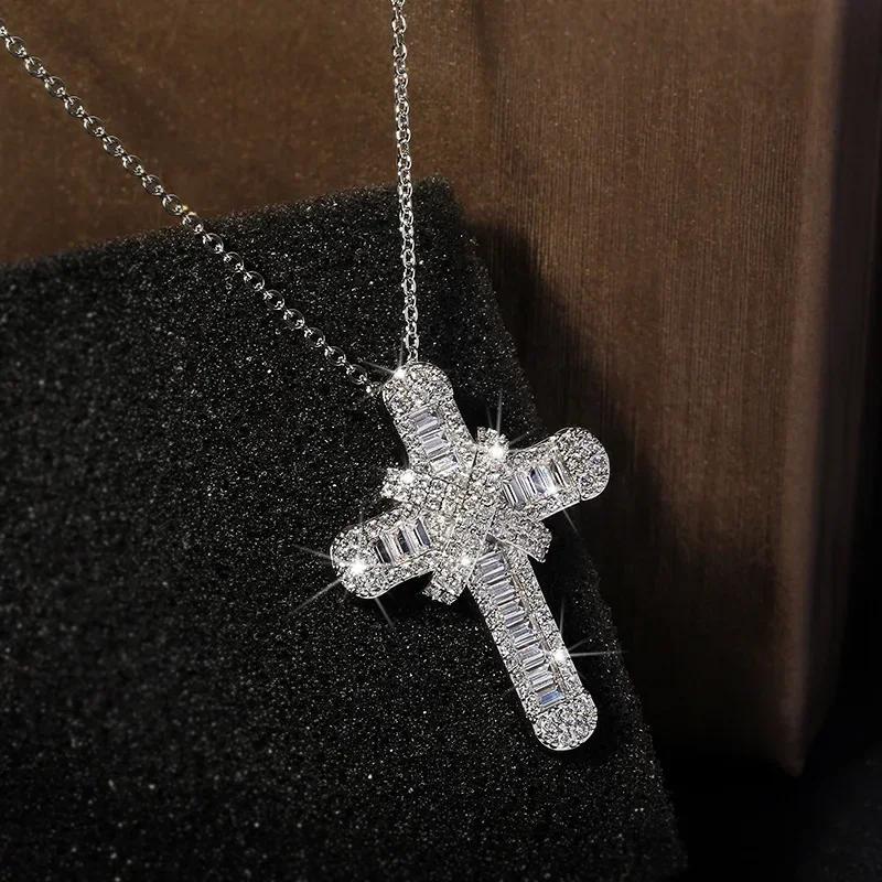 Luxus Damen Weißer Kristall Anhänger Halskette Charm Farbe Kette Halskette für Damen Niedlich Braut Kreuz Hochzeit Halskette
