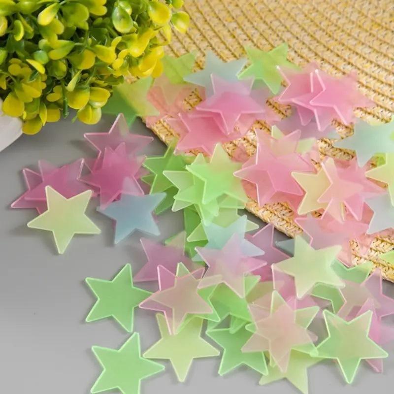 100 Bucăți Autocolante Luminoase cu Stele pentru Perete Potrivite pentru Dormitor, Fereastră, Tavan Decorarea Pereților Creând Pereți Exclusivi cu Cer Înstelat