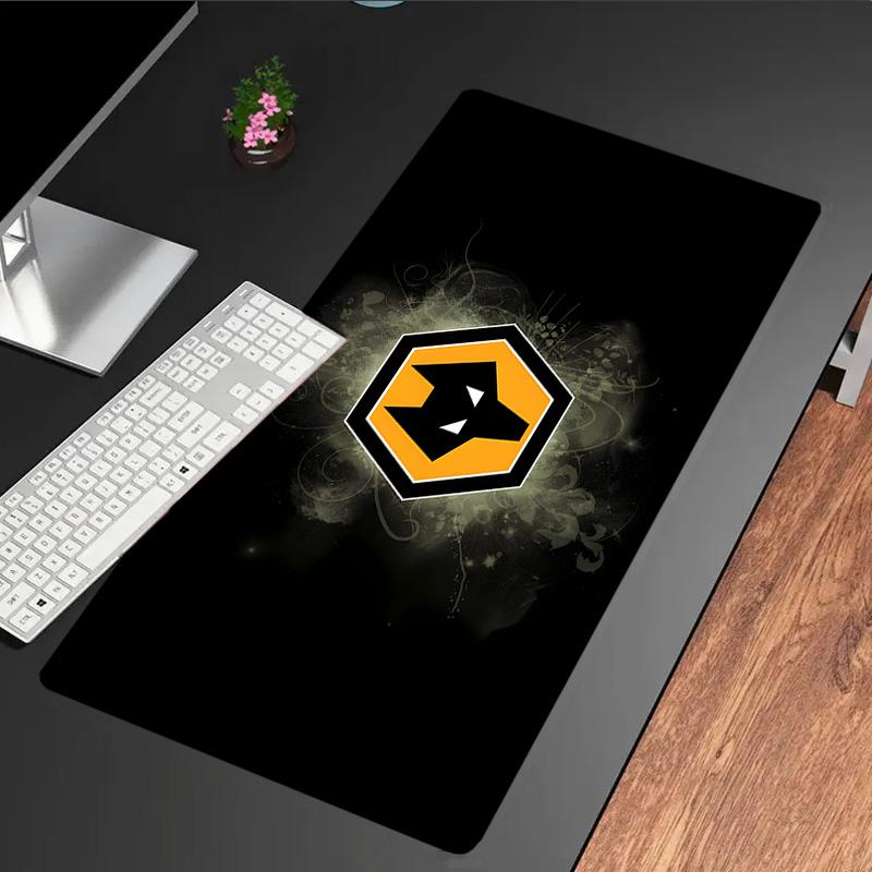 Flaming Wolves Emblem Wanderers Mouse Pad, Rubber Base, Mouse Pad for Gamers and Office Use, Gaming Desk , Easy To Clean Mat Christmas Fan Gifts