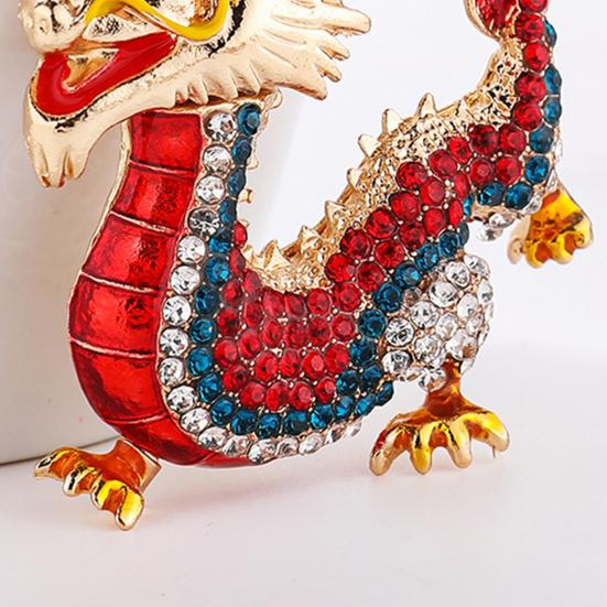 Zinklegierungs-Drachen-Schlüsselanhänger mit Strass-Inlay, hübscher glücklicher chinesischer Drache zum Aufhängen, Ornament, 3D-Cartoon, 2024, Jahr des Drachen-Anhängers, Geburtstag