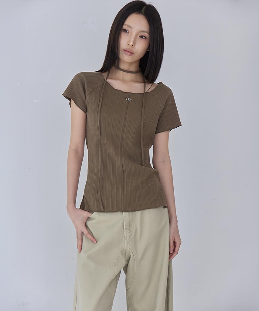 Leondeondada Pleated Pendant Boat Neck Short Sleeve T-Shirt, Brown