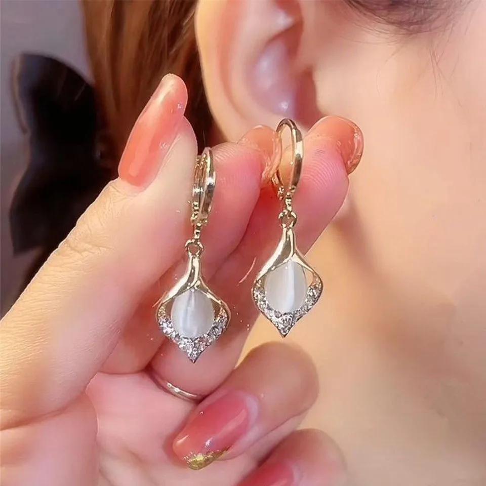 Fashion Angel Eye Earrings Gold Color Plated Rhinestones Inlay Tulip Petal Hoop Earring Women's Party Zircon