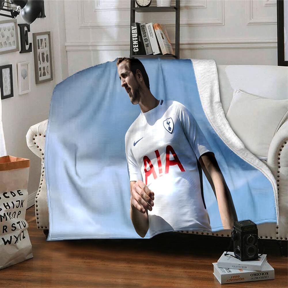 FC Tottenham Crest Flannel Blanket, Soft Polyester, Modern Design, All-Season for Camping, Travel, Gifts for Holidays or Birthdays