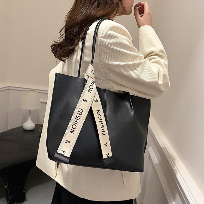 Street Style Tote Bag For Women With Pu Material Large Capacity Fashion Design For Daily Use