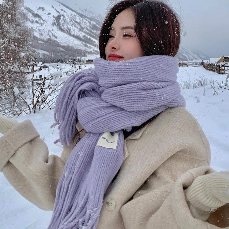 Korean version of knitted wool scarf women's winter new solid color white student long warm scarf high sense
