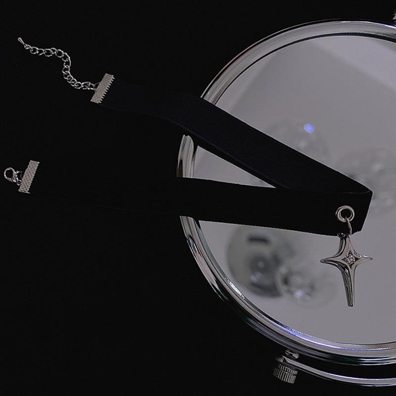 Fashion Choker Necklace For Women Vintage Gothic Clavicle Chain With Moon Pendant Girl Neck Jewelry Accessories