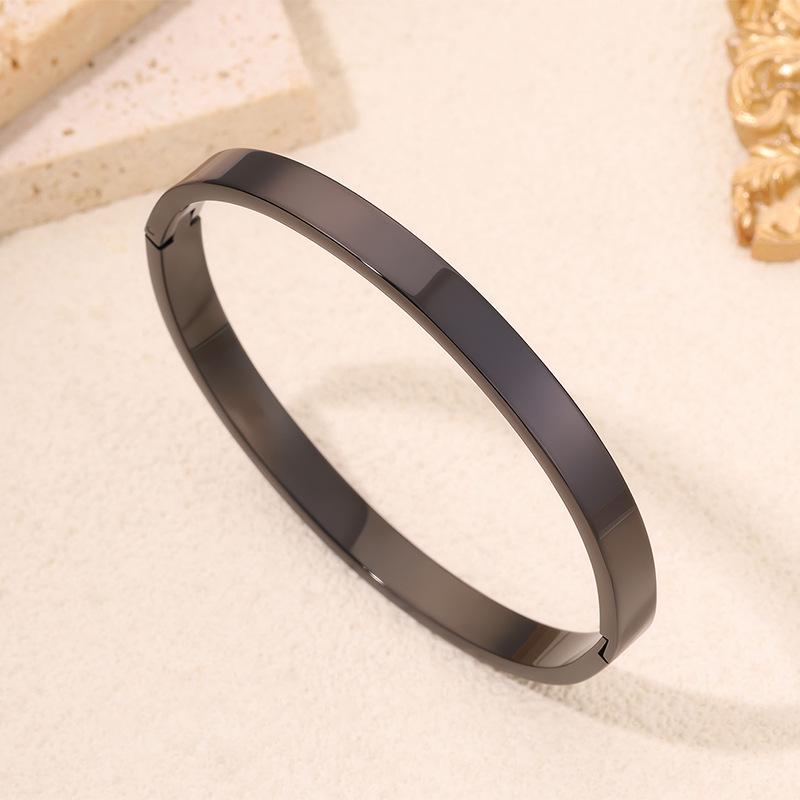 Hochwertiges, nicht verblassendes Titanstahl-Armband für Damen mit polierter Schließe, Armreif
