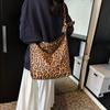 Casual Large-capacity Leopard Print Tote Bag Women's New Retro Casual Shoulder Messenger To Work Commuter Bag