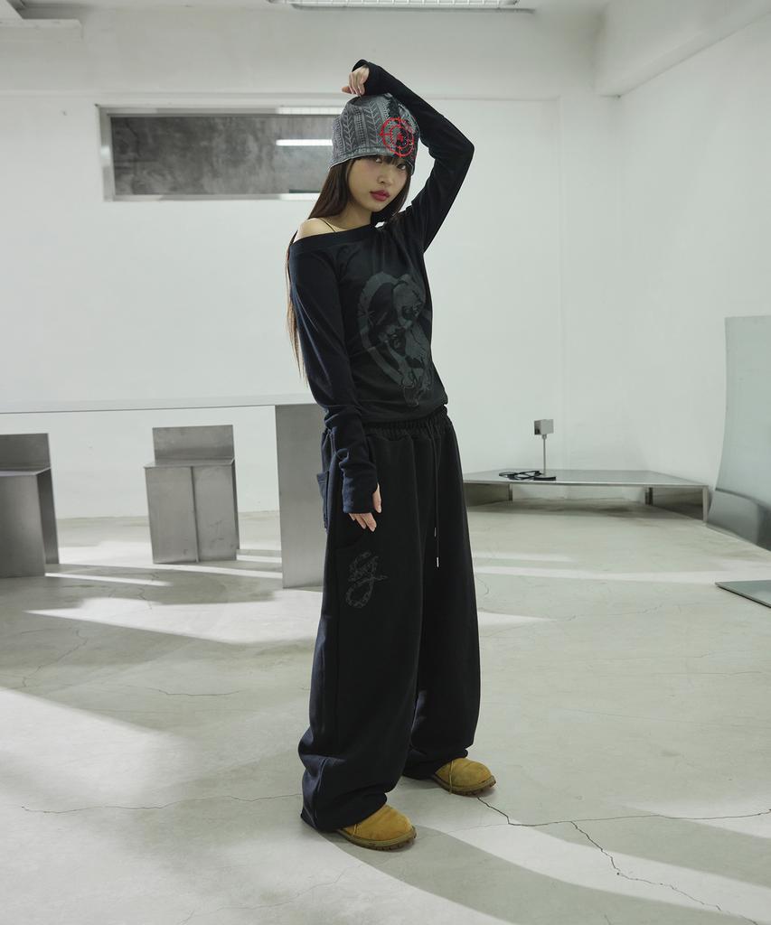 Seulliggeullou Leopard Logo Applique Sweatpants [Black]