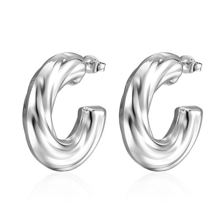 Stainless Steel Women's Hollow Earrings Round Gold-plated Earrings 18K Oval Light Luxury Earrings