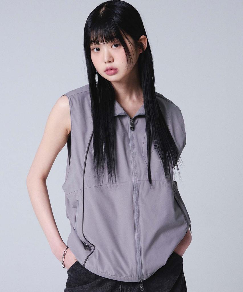 Travel Piping Line High-Neck Vest Gray
