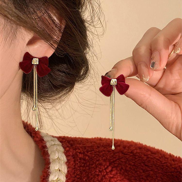 2025 New Year Red Velvet Pearl Earrings: Retro Hong Kong Style Whitening Studs for Women
