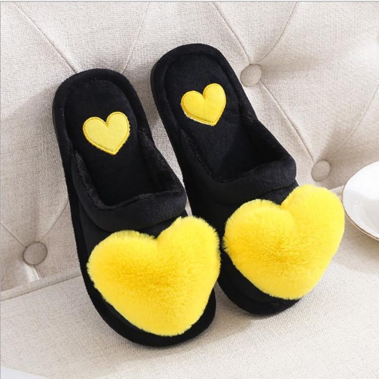 Pantoufles en forme de cœur 2024 pour femmes, chaudes, antidérapantes, à plateforme, chaussures d'intérieur, mode, mignonnes, en coton, chaussons plats
