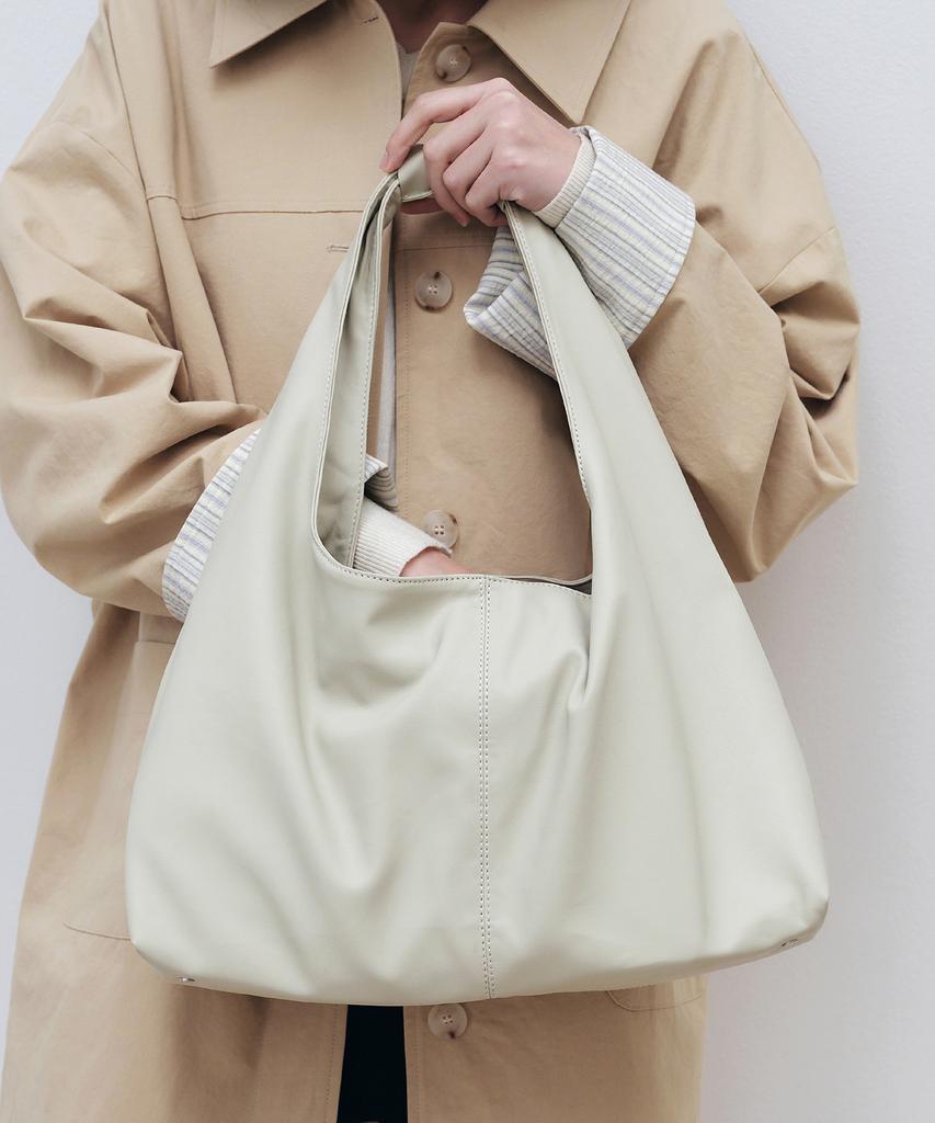 Loeil Classic Handle Leather Hobo Bag - Cream
