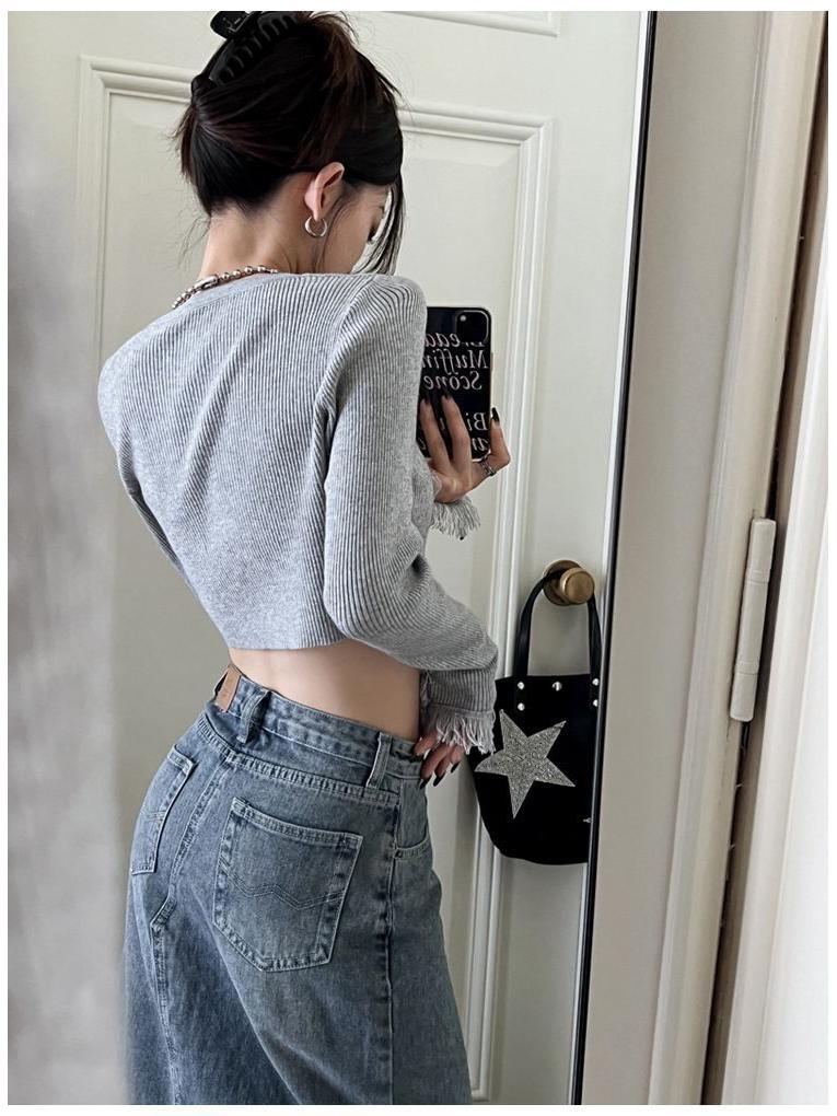 Top ajustado de manga larga con cuello redondo y diseño de borlas para mujer, otoño/invierno
