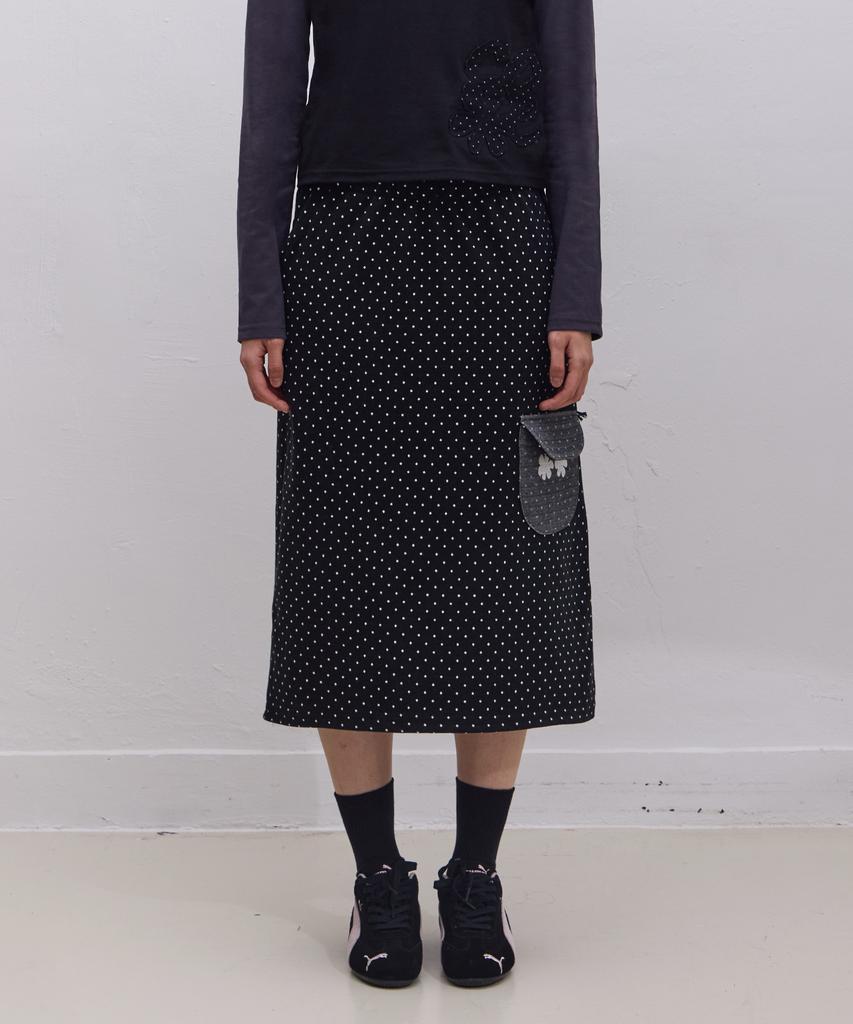 Ebeulisi Dot Pocket Sweat Skirt (Black)