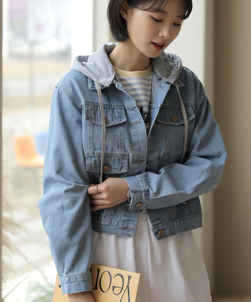 Bbaebbae Abnehmbare Kapuze Knopf Crop Jeansjacke