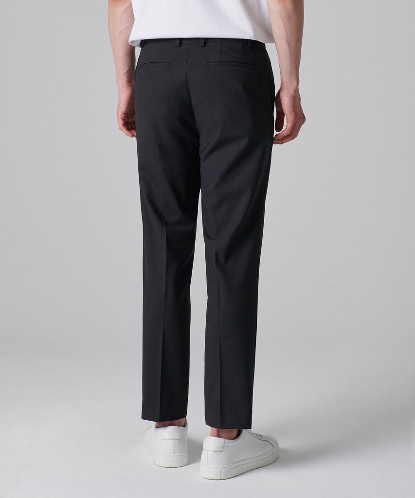Musinsa Standard Summer Wool Relaxed Tapered Hidden Banding Crop Slacks [Black]