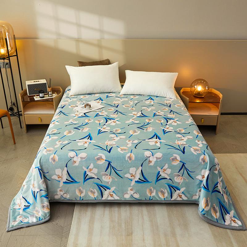 1pc Comfortable Printed Blanket Soft&cozy&machine Washable Velvet Plush All-season Multipurpose Nap Blanket for Office and Sofa(Excluding Pillowcases)