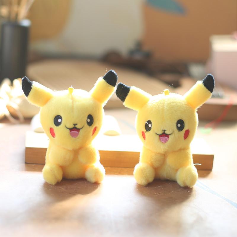 Entzückender und niedlicher langhaariger Pikachu Plüschtier-Schlüsselanhänger Weicher und kuscheliger Anhänger