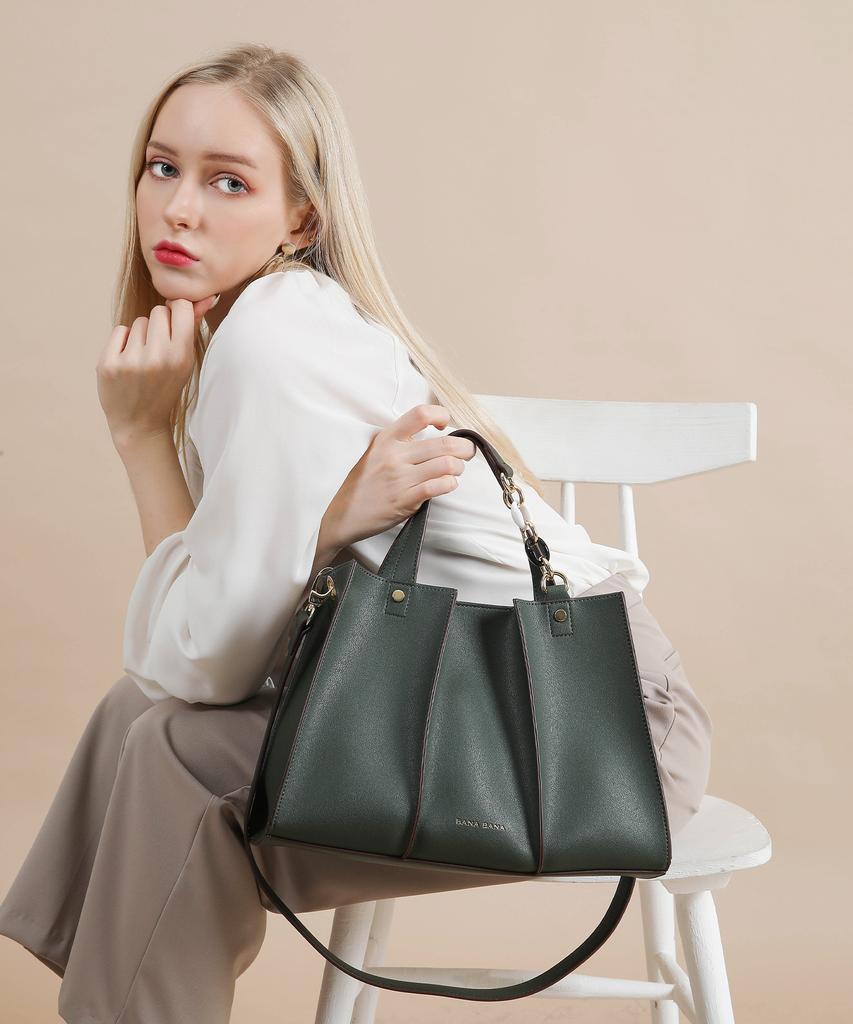 Banabana Ponds B Tote & Shoulder Bag