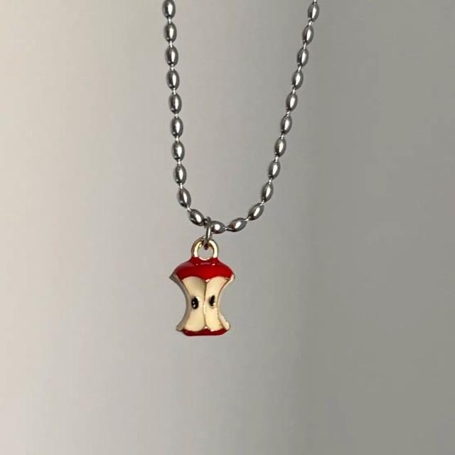 Pendente Creativo Carino con Chicco di Mela Frutta Colore Argento Collana con Perle di Riso Ovale per Donne Uomini Gioielli Personalità Retro