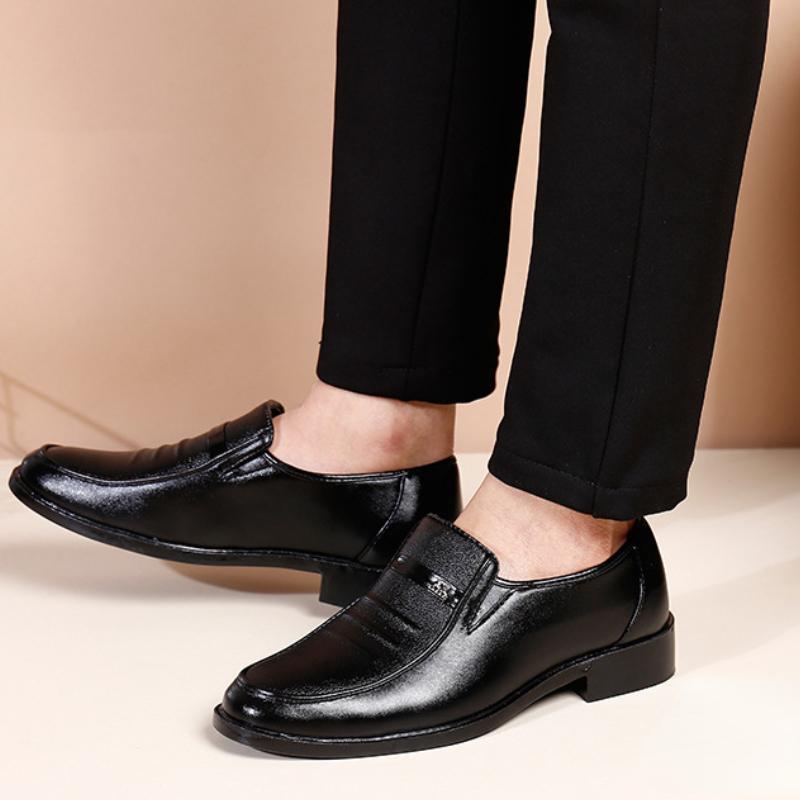 New Leather Shoes for Men Business Men Dress Shoes Comfortable Flats Oxford Breathable Men Party Wedding Shoes