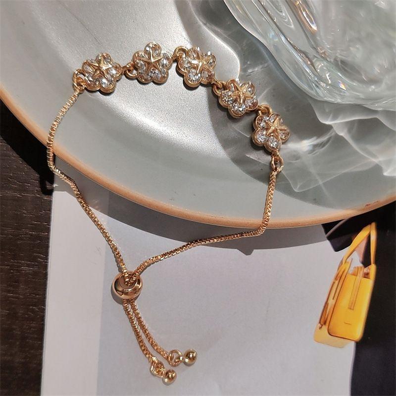 Stylish Simple Zircon Flower Bracelet Niche Design Sweet Flower Alloy Hand Jewelry Campus Summer Wind