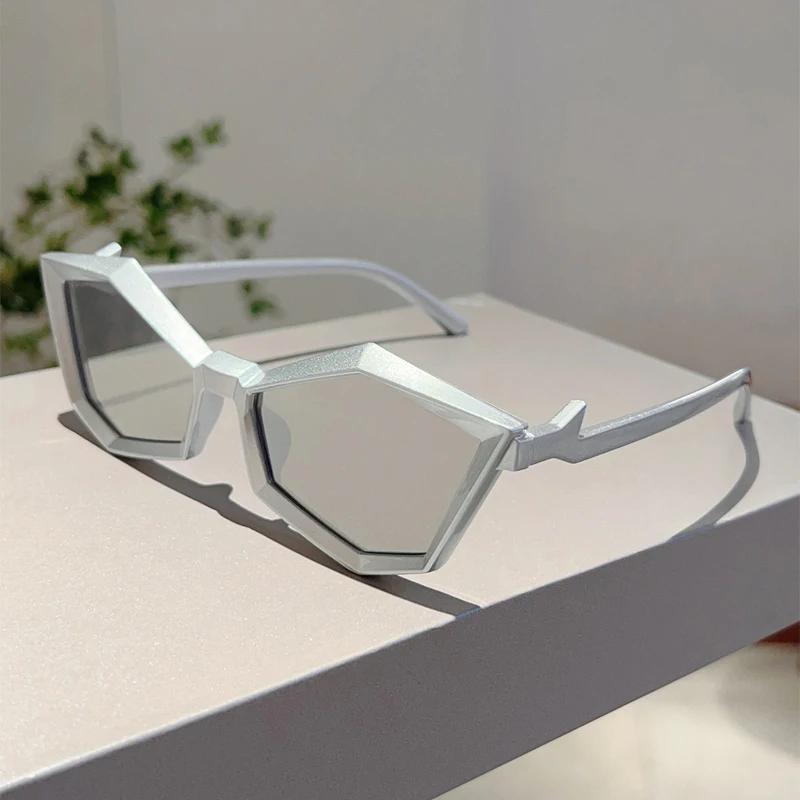 Irregular Rim Punk Sunglasses Men New Fashion Mirror Outdoor Shades Women Futuristic Brand Design Anti-UV Sun Glasses