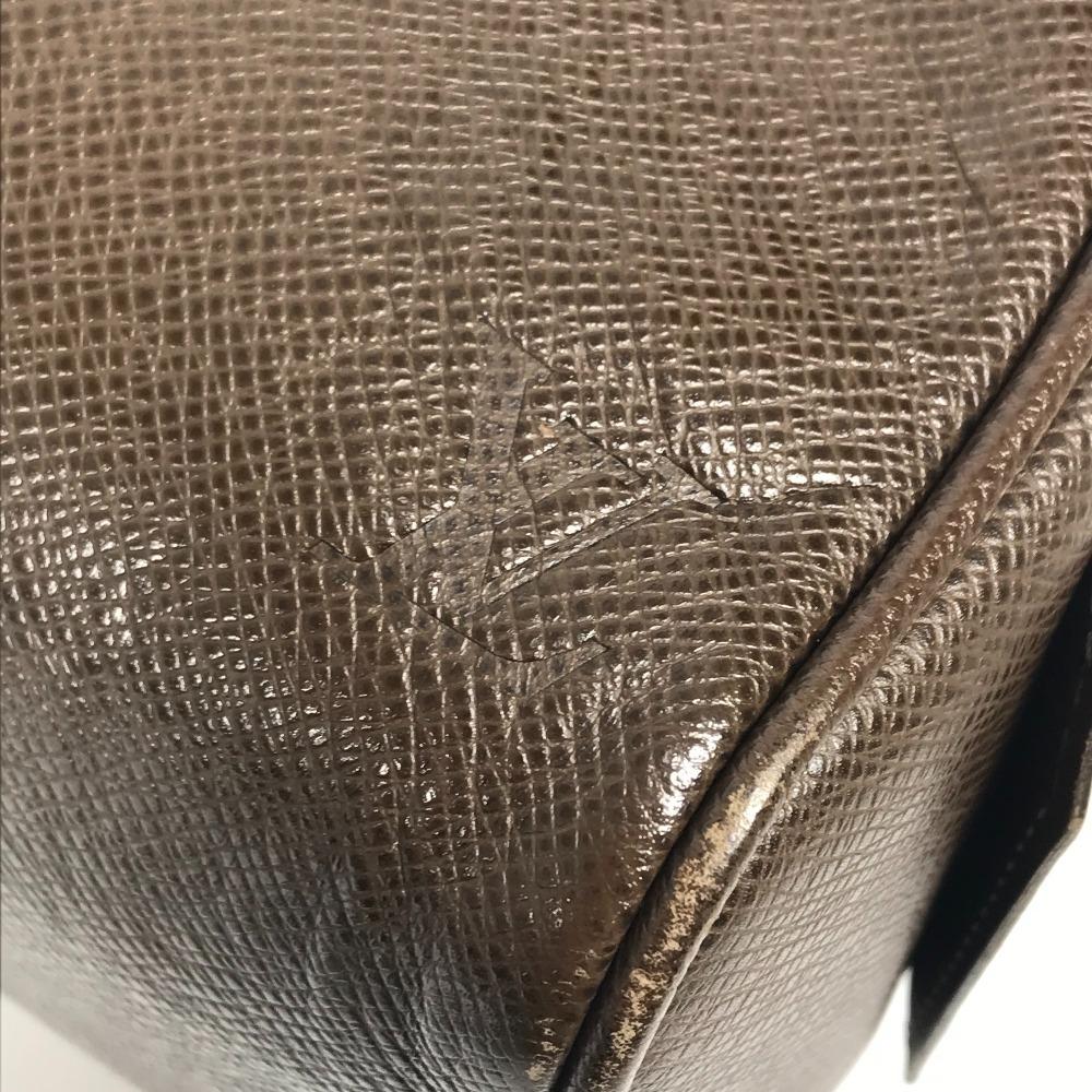 Louis Vuitton M32498 Taiga Trousse Ivan Bag Pouch with Handle Clutch Bag