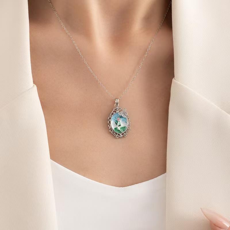 Oval Oil Drop Pendant Necklace for Women, Fashionable and Exquisite Flower Jewelry Accessories Gift