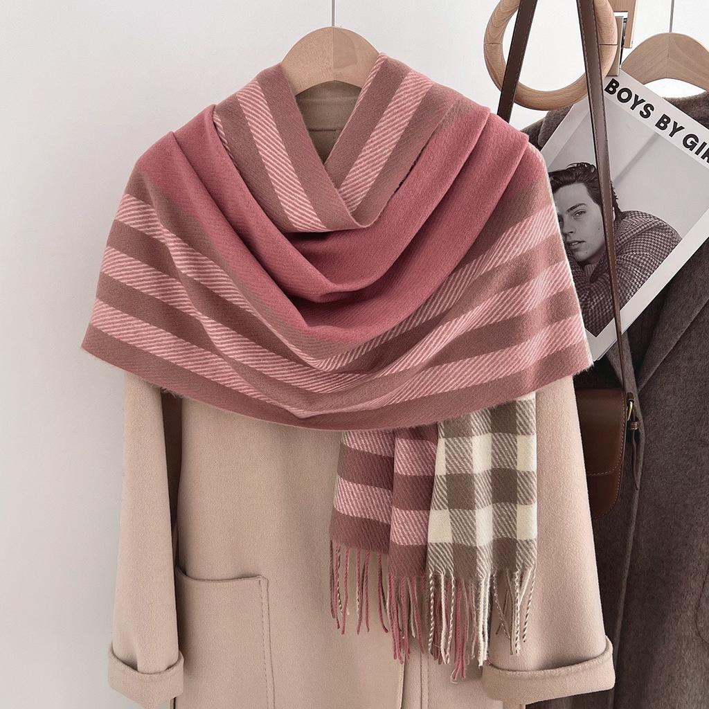 Popular couple black and white plaid scarf women's winter versatile imitation cashmere plaid scarf thickened to keep warm, windproof and cold