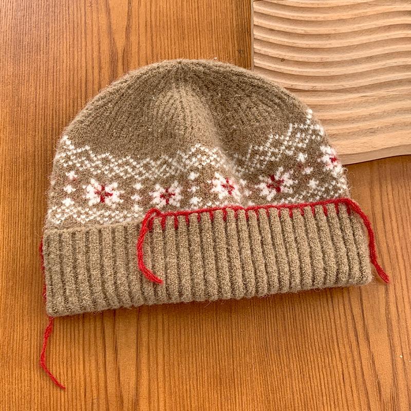 Snow Pattern Knitted Wool Hat for Women In Winter Jacquard Fair Island Style Warm Baotou Hat New Christmas Hat