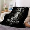 1 pièce Couverture Thème Dragon Douce Flanelle Toutes Saisons Confortable avec Impression Graphique Audacieuse, Cadeau de Voyage ou de Fête pour la Famille et les Amis