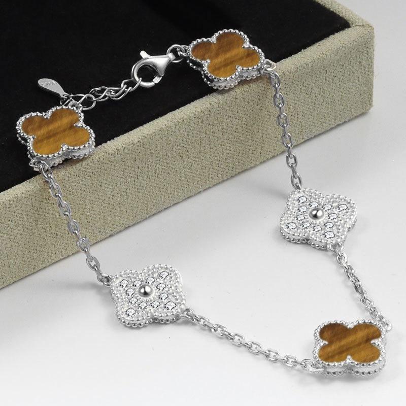 Dames Armband met Klavertje Vier – 18K Verguld met Dubbelzijdige Parelmoer, Elegant Hoogwaardig Accessoire, Chic en Geluksontwerp.