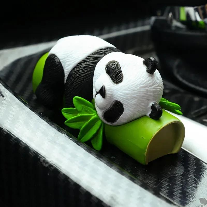 Neues interessantes Auto-Ornament, süße kleine Panda-Figur, Auto-Mittelkonsole, Armaturenbrett-Dekoration, Mikro-Landschaft, DIY-Zubehör