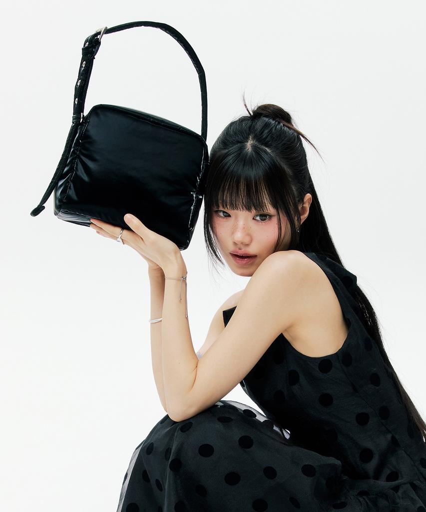 Sweetch Shoulder Bag M Glossy Black