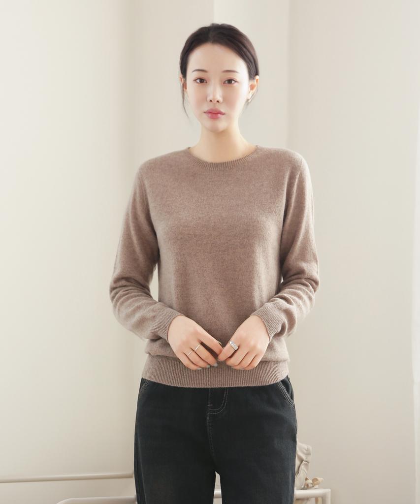 Keulleiseu 100% Wool Round Neck Knit Sweater_Black