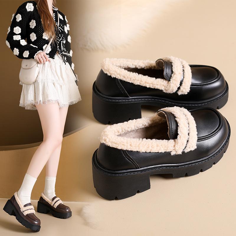 Samtschuhe mit dicker Sohle für Damen Herbst und Winter neue flauschige Schuhe mit dickem Absatz Baumwollschuhe warm zum Schnüren kleine Lederschuhe