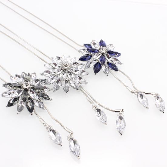 Sweater Chain Snowflake Pendant Attractive Accessories Rhinestone Inlaid Necklace for Women