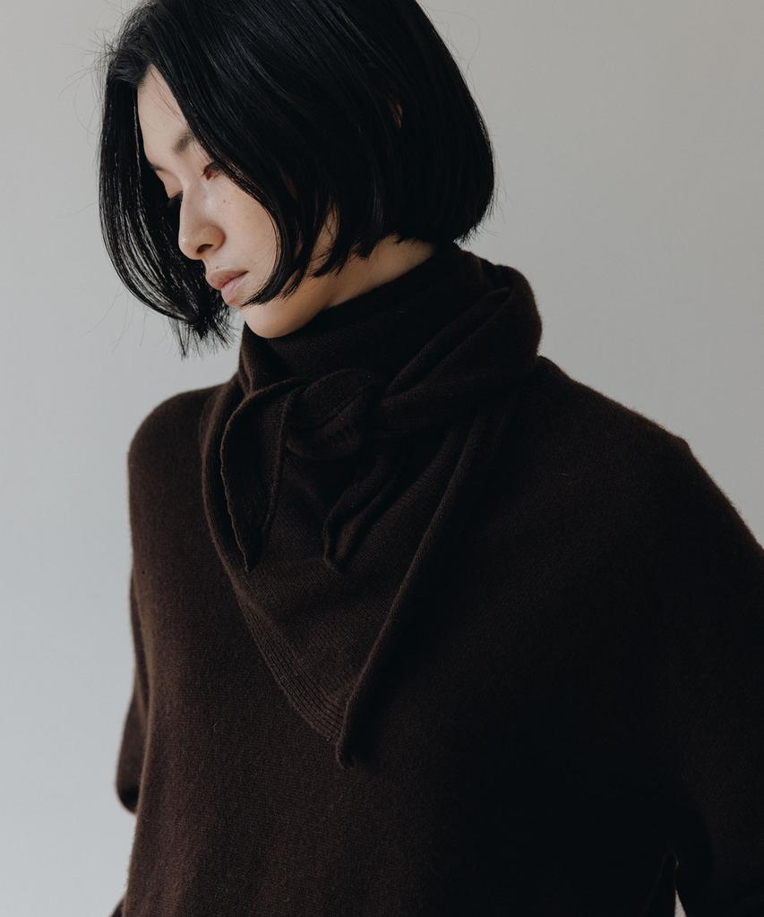 Beullaengkeulumumeon Over V-Neck Knit_Brown
