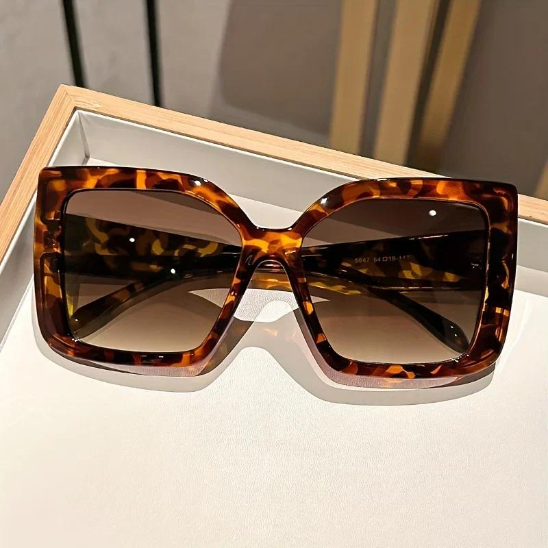 New Large Frame Oversized Square Sunglasses with Gradient Lenses Versatile Color Contrasting & Leopard Print Frames Glasses